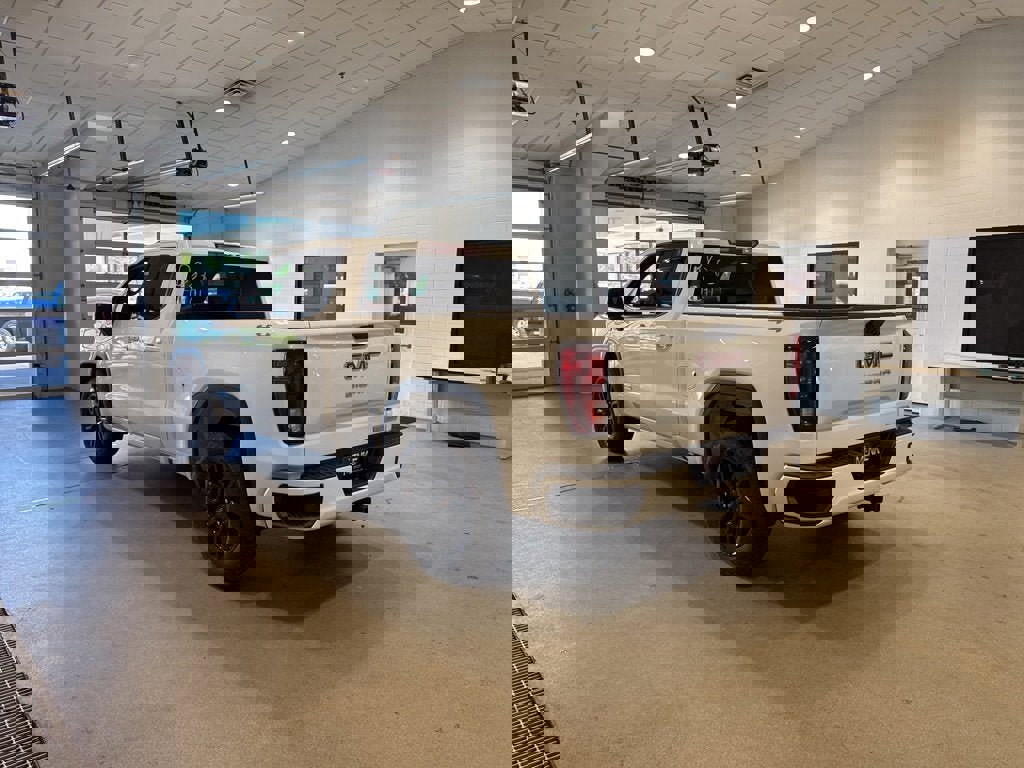 New 2025 GMC Sierra 1500 Elevation image 8