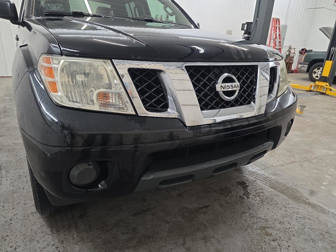 Used 2012 Nissan Frontier SV image 18