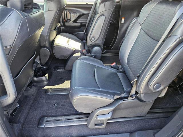 Used 2025 Toyota Sienna XLE Woodland Edition image 17