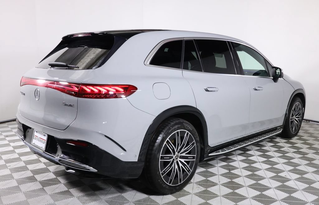 Used 2023 Mercedes-Benz EQS 580 4MATIC SUV image 6