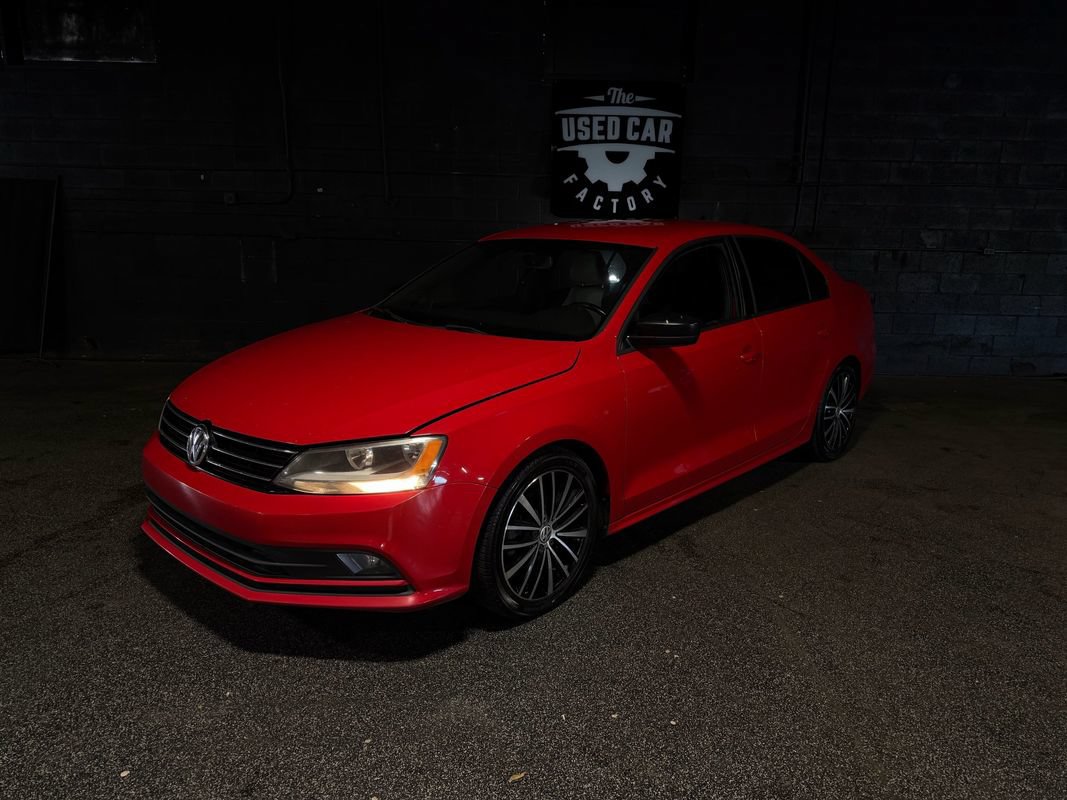 Used 2015 Volkswagen Jetta Sport FWD image 1