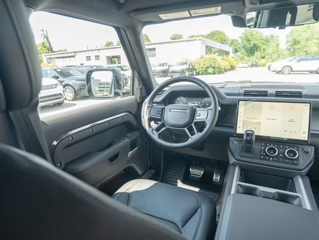 New 2026 Land Rover Defender 130 V8 AWD/4WD image 17