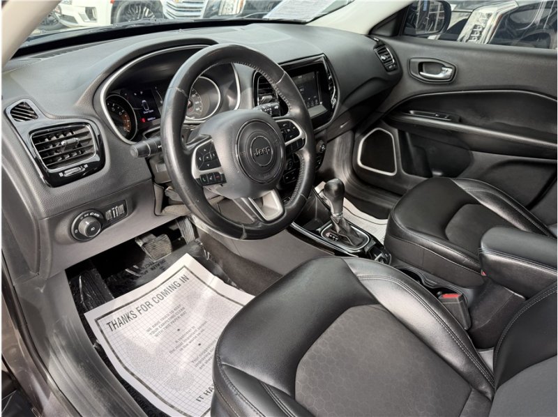 Used 2019 Jeep Compass Latitude FWD image 16