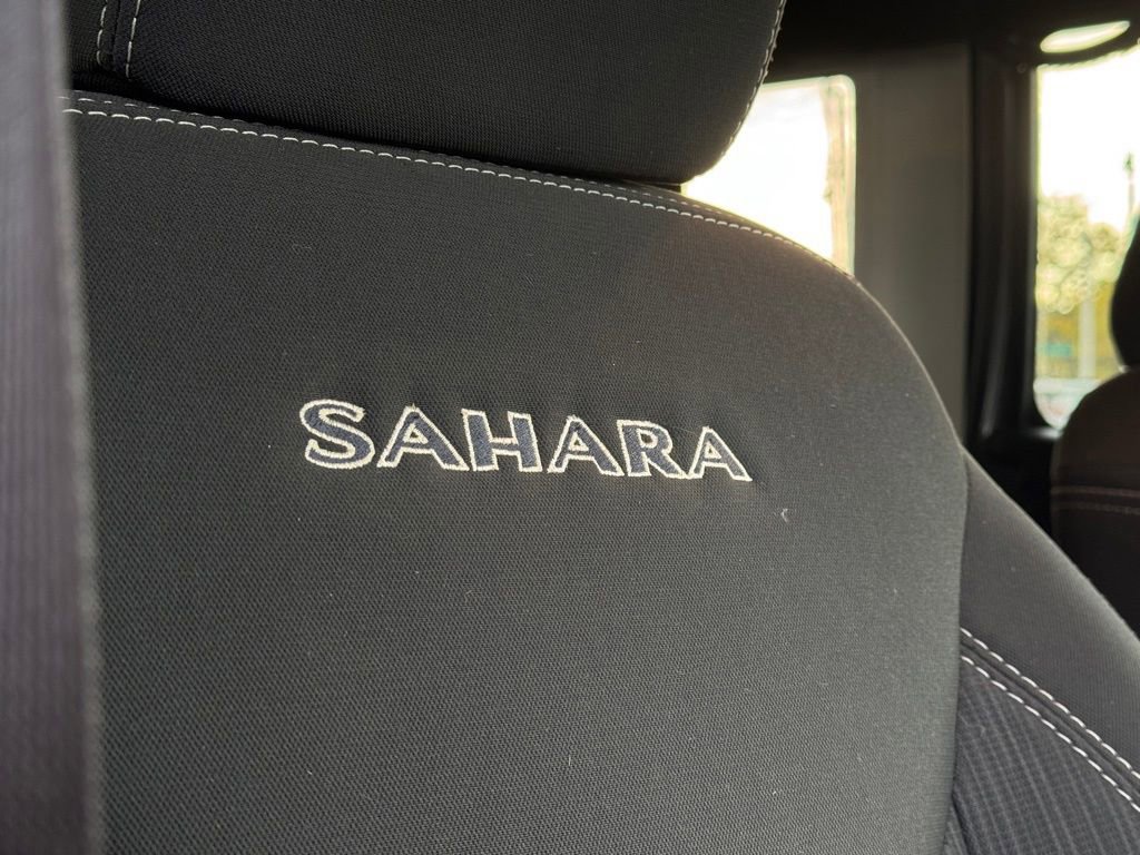 Used 2018 Jeep Wrangler Unlimited Sahara image 43