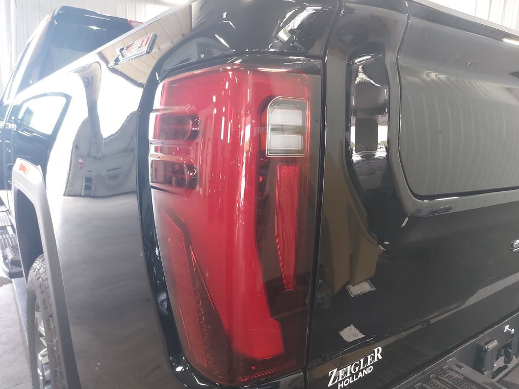 New 2026 GMC Sierra 3500 SLT w/ SLT Premium Package AWD/4WD image 35
