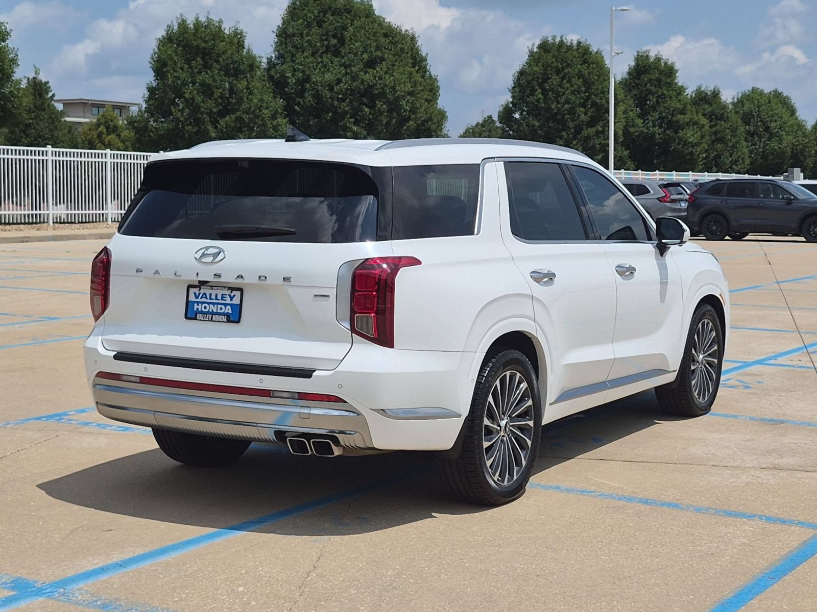 Used 2023 Hyundai Palisade Calligraphy w/ Cargo Package AWD/4WD image 6