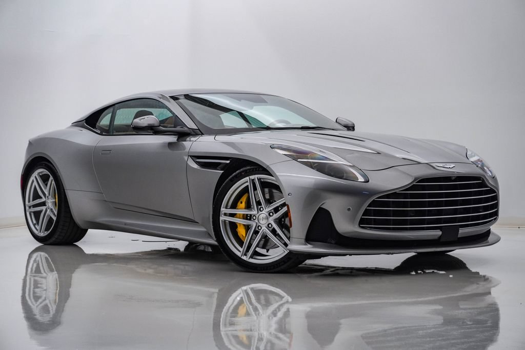 Used 2025 Aston Martin DB12 Coupe RWD image 1