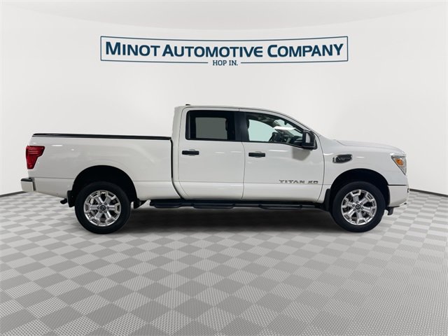 Used 2023 Nissan Titan SV w/ SV Convenience Package image 9