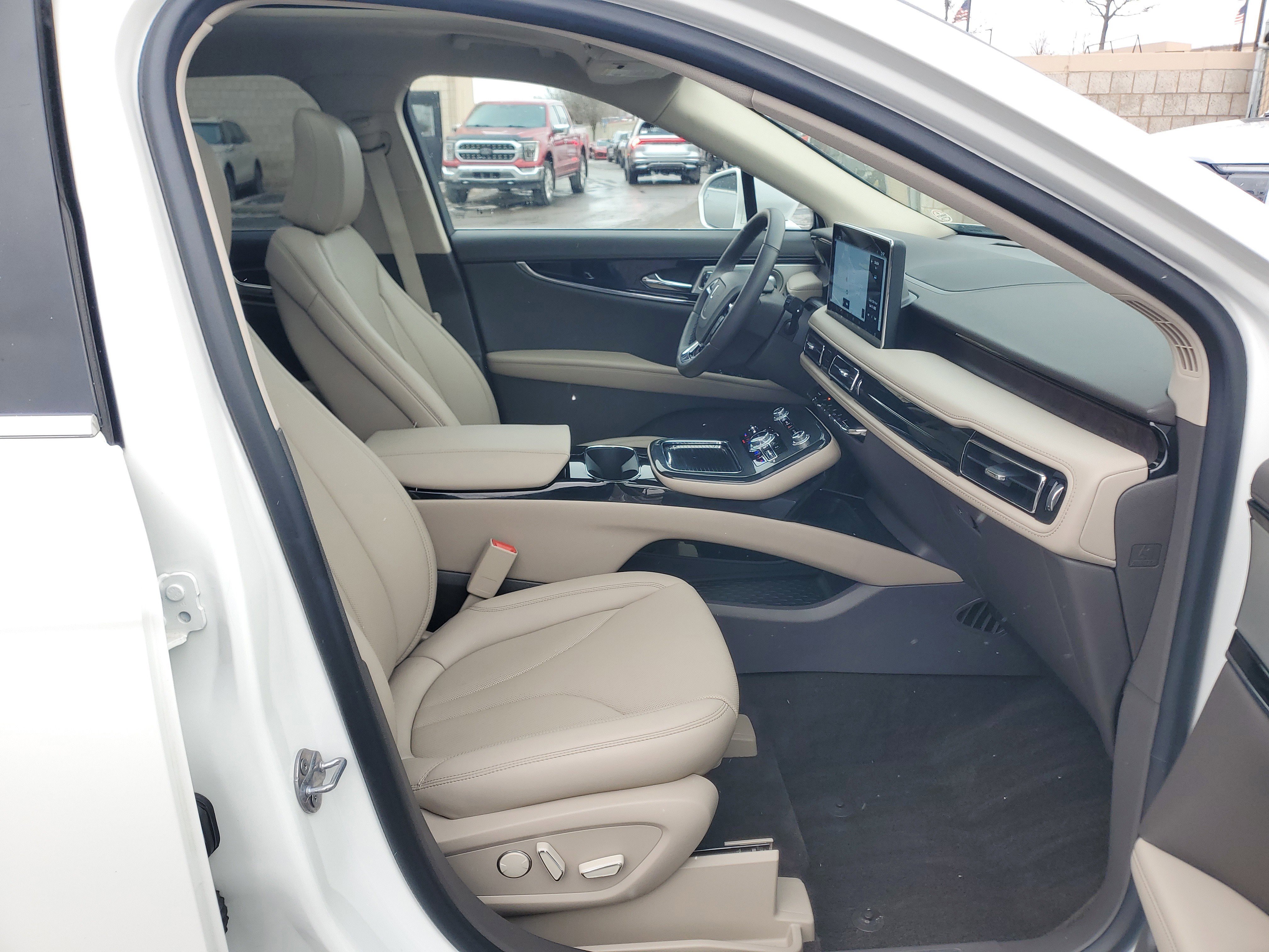 Certified 2023 Lincoln Nautilus Reserve w/ Equipment Group 202A image 9