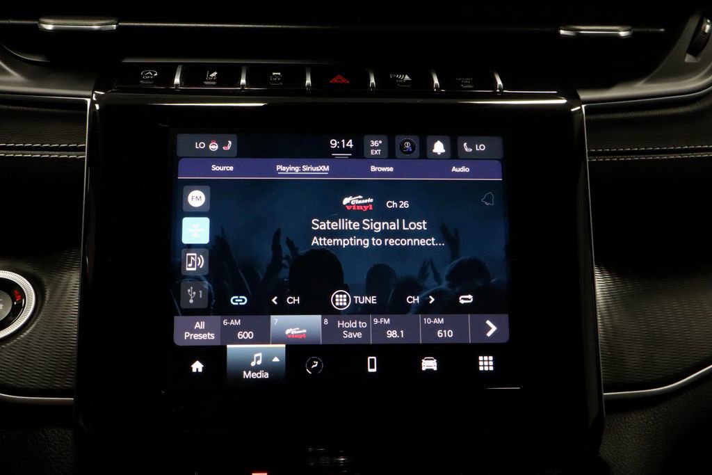 Used 2024 Jeep Grand Cherokee L Laredo w/ Luxury Tech Group I image 3