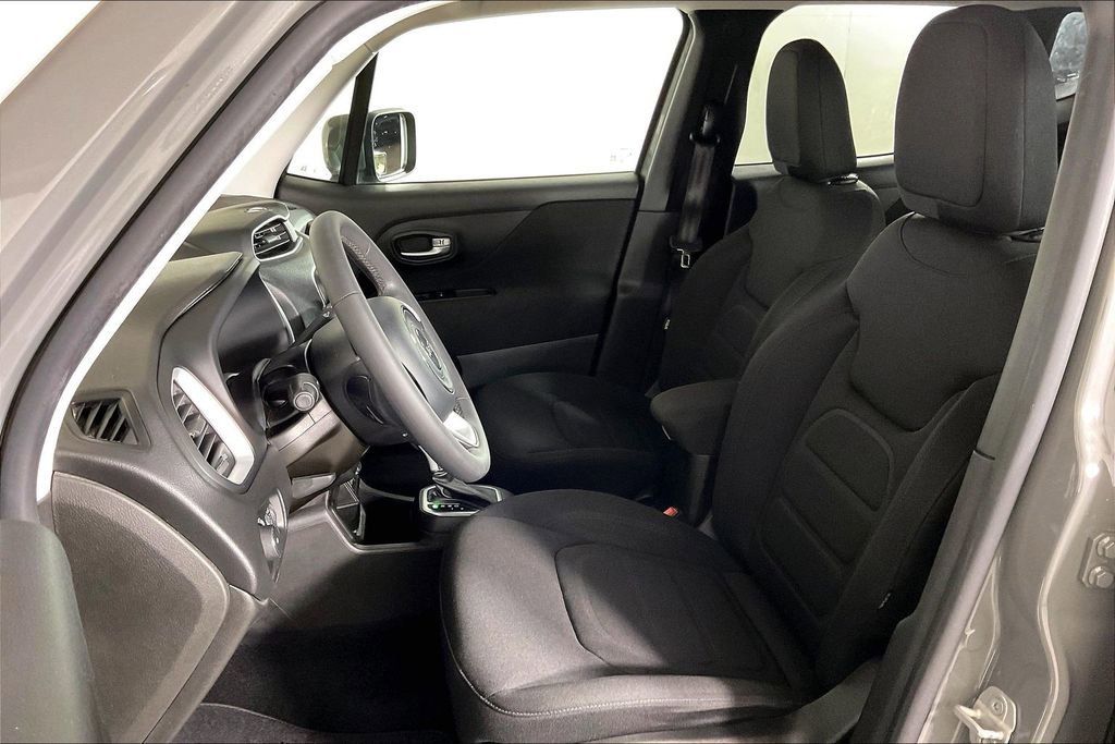 Used 2020 Jeep Renegade Latitude image 24