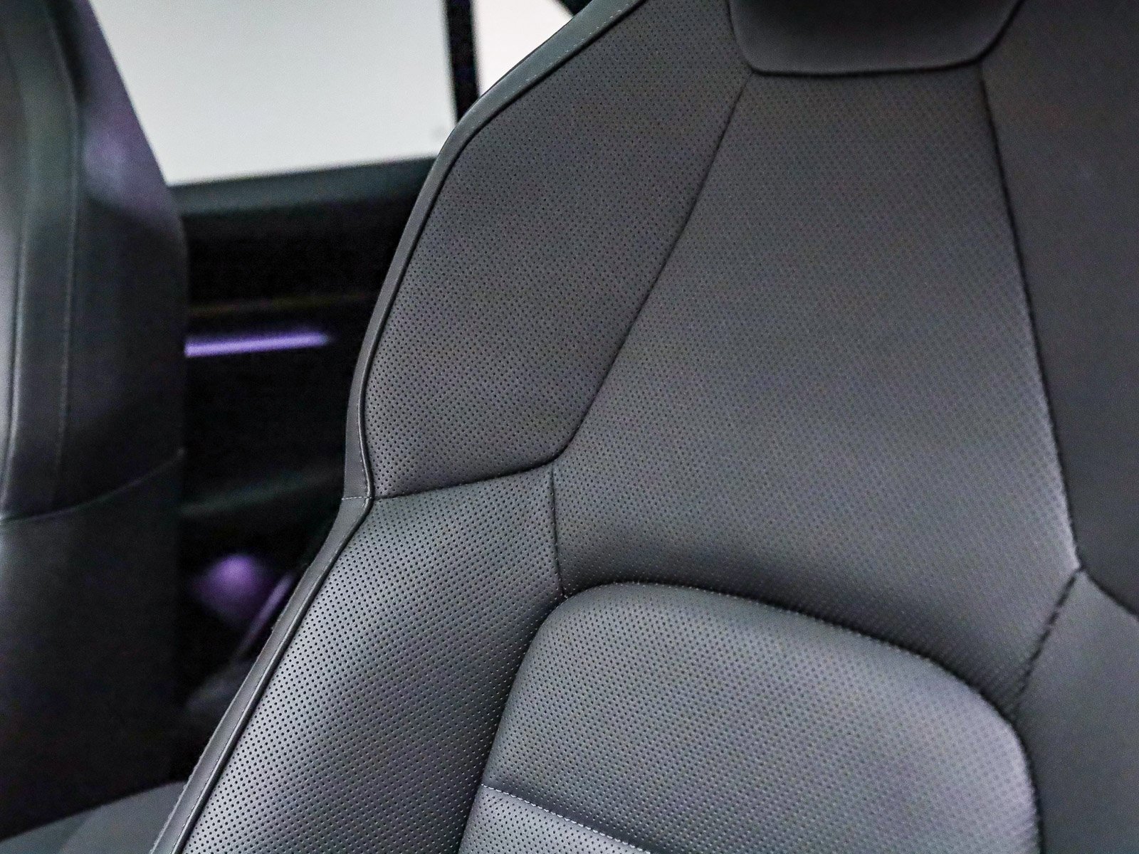 Used 2025 Porsche Macan Electric image 27