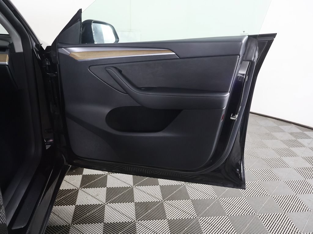 Used 2023 Tesla Model Y Long Range AWD/4WD image 25