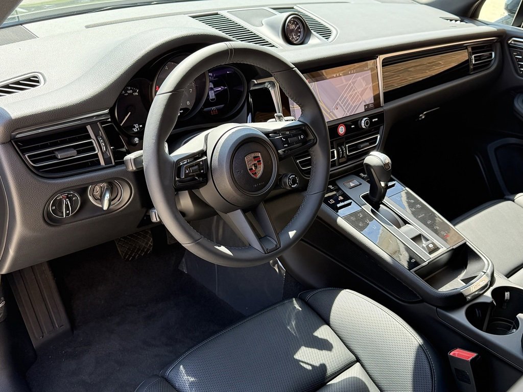 New 2025 Porsche Macan S image 4