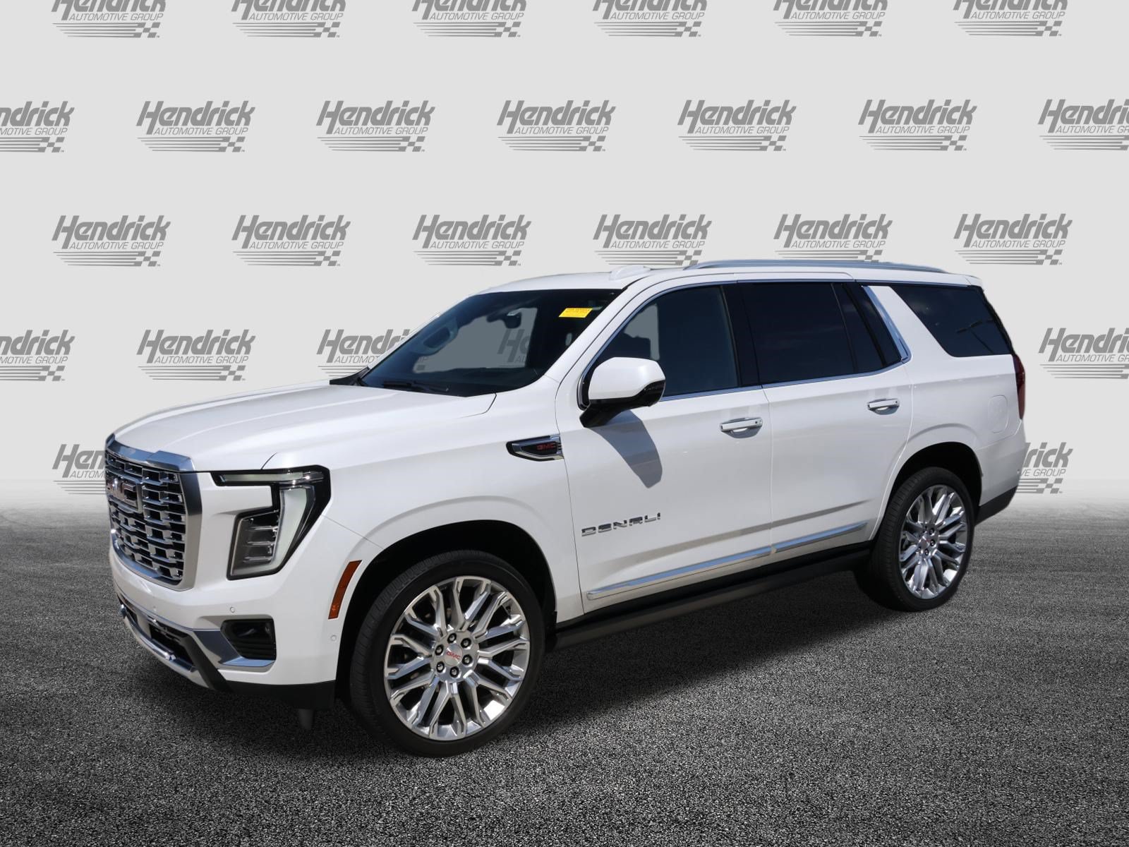 Used 2025 GMC Yukon Denali w/ Denali Reserve Package AWD/4WD image 3