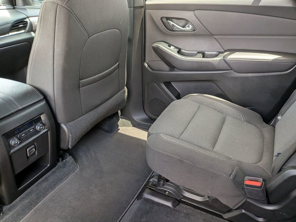 Used 2023 Chevrolet Traverse LT FWD image 36