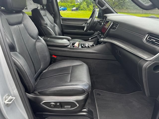 Certified 2024 Jeep Wagoneer L Series II w/ Flexible Seating Group AWD/4WD image 14