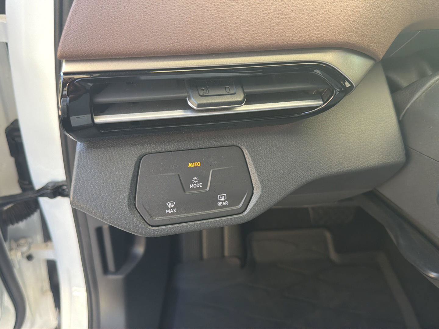 Certified 2023 Volkswagen ID.4 Pro RWD image 19
