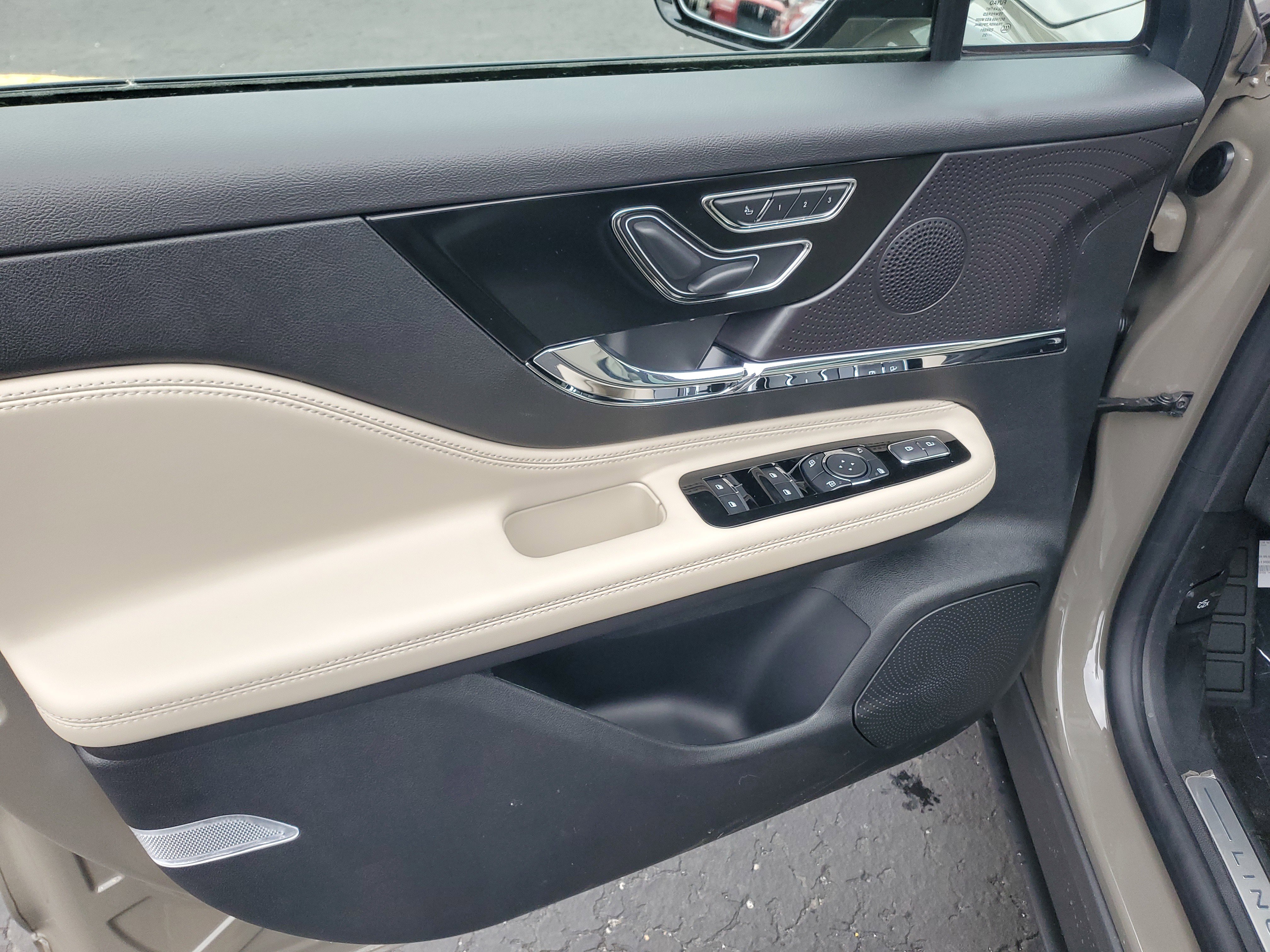 New 2026 Lincoln Corsair Premiere AWD/4WD image 8