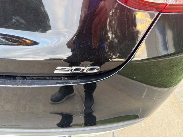 Used 2016 Chrysler 200 Limited w/ Anniversary Edition FWD image 5