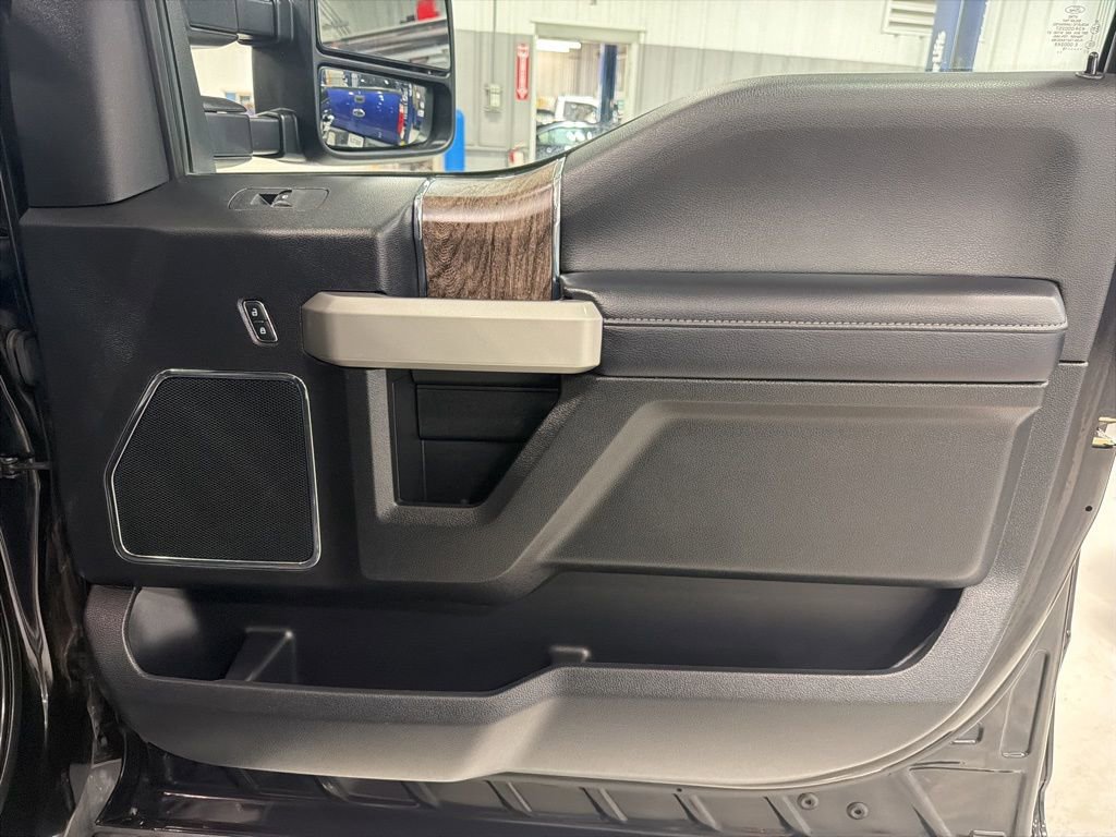 Used 2019 Ford F450 Lariat w/ Chrome Package image 39