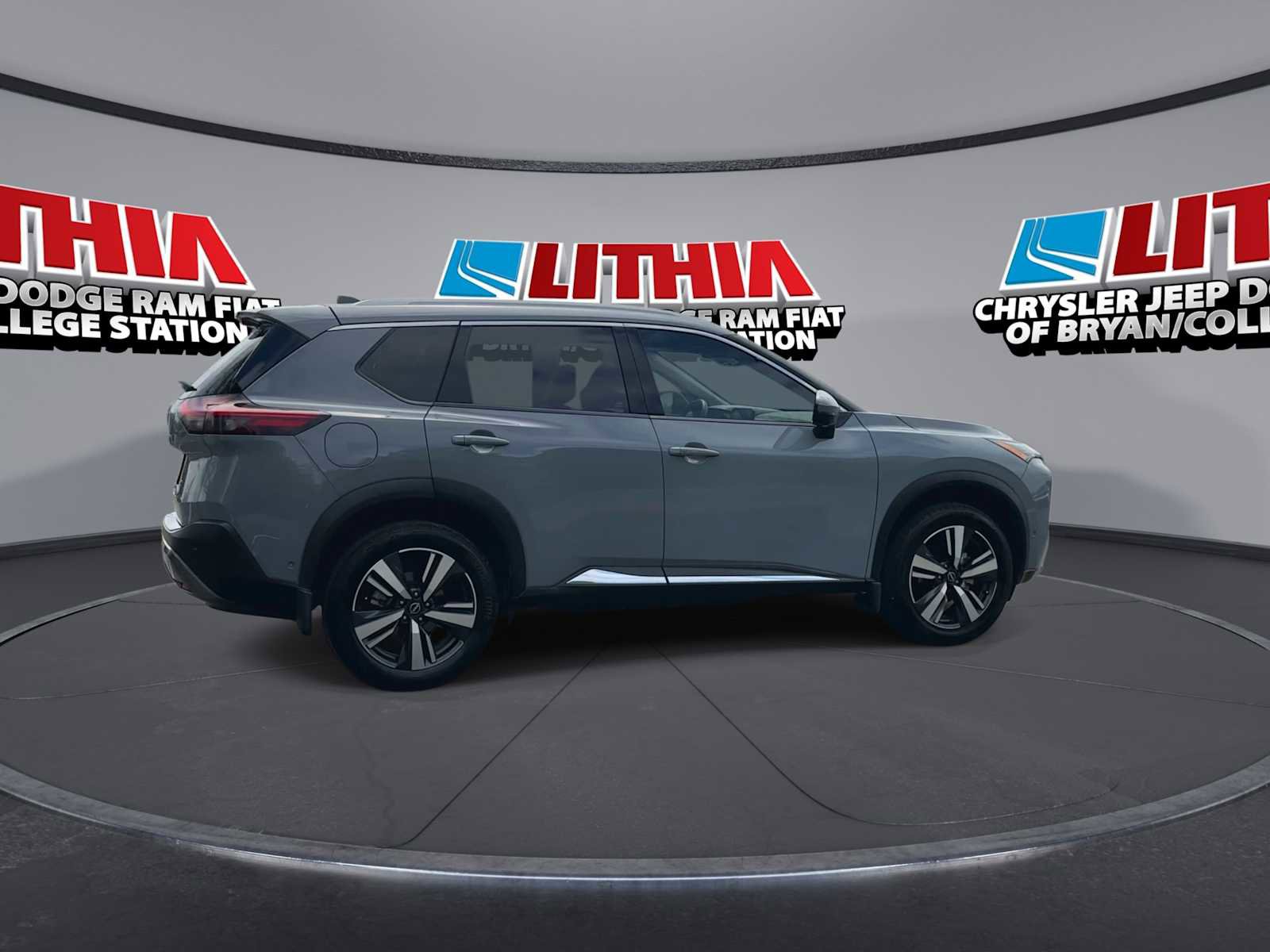 Used 2023 Nissan Rogue SL w/ SL Premium Package image 8