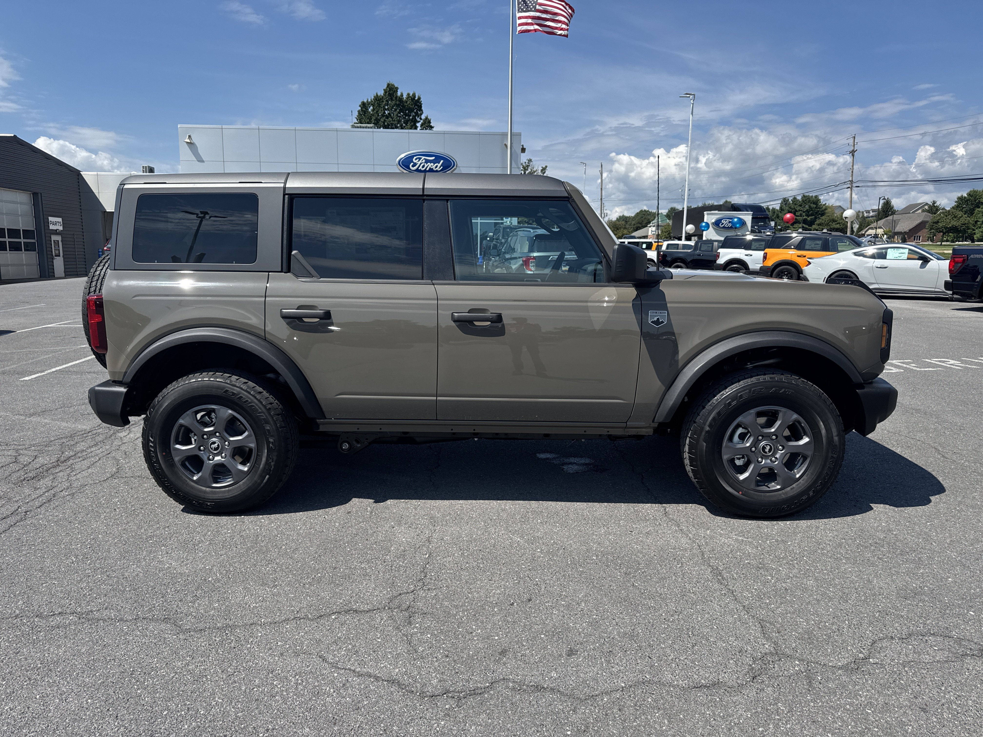 New 2026 Ford Bronco Big Bend AWD/4WD image 2