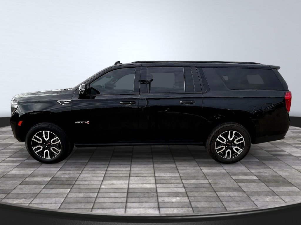 Used 2024 GMC Yukon XL AT4 w/ AT4 Premium Plus Package AWD/4WD image 4