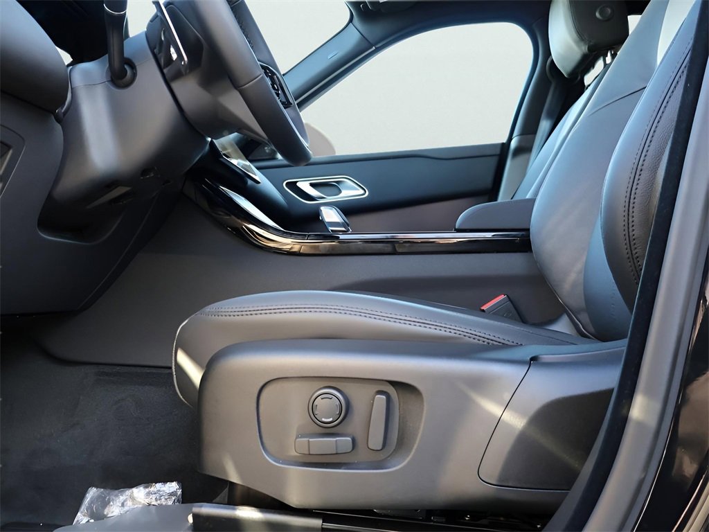 New 2026 Land Rover Range Rover Velar Dynamic SE image 37