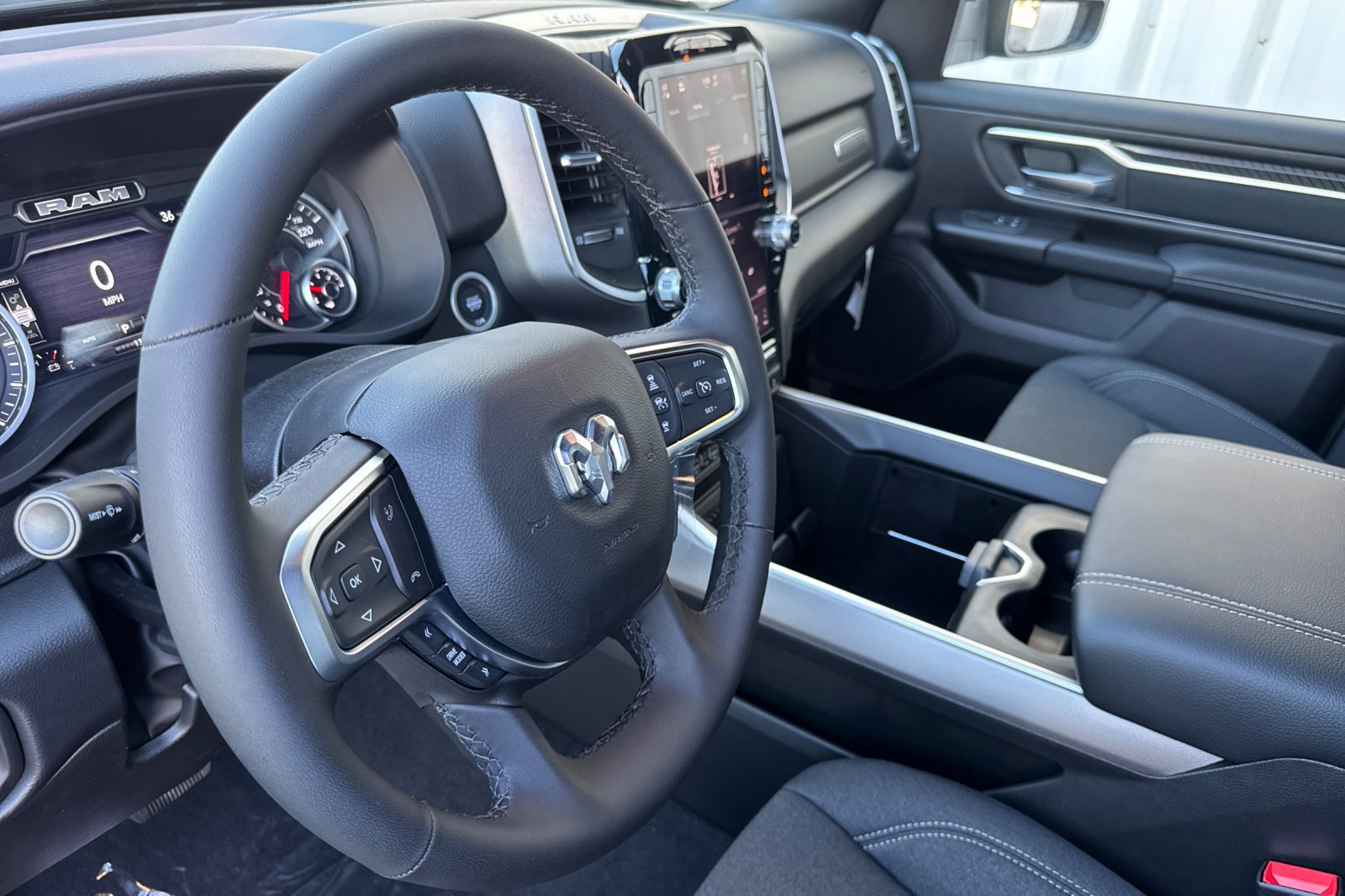 New 2027 RAM 1500 4x4 Crew Cab image 9