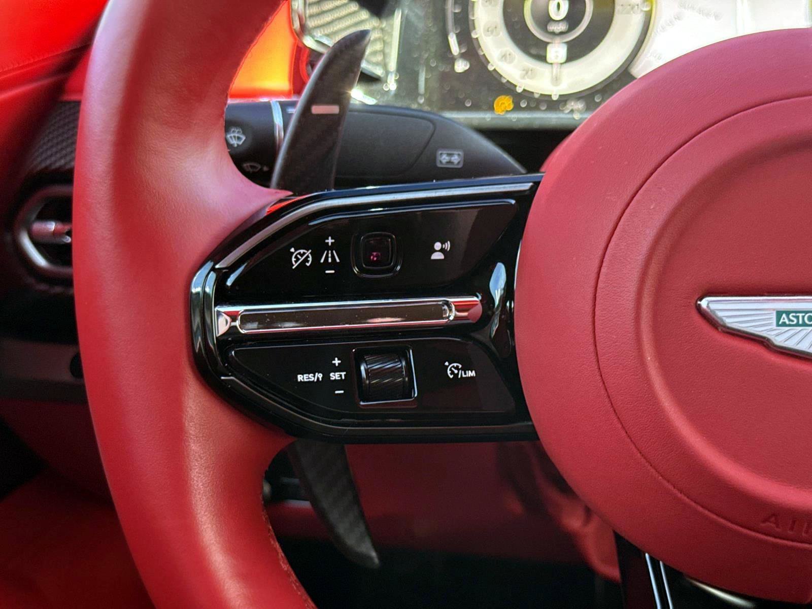 Used 2026 Aston Martin V8 Vantage Coupe RWD image 30