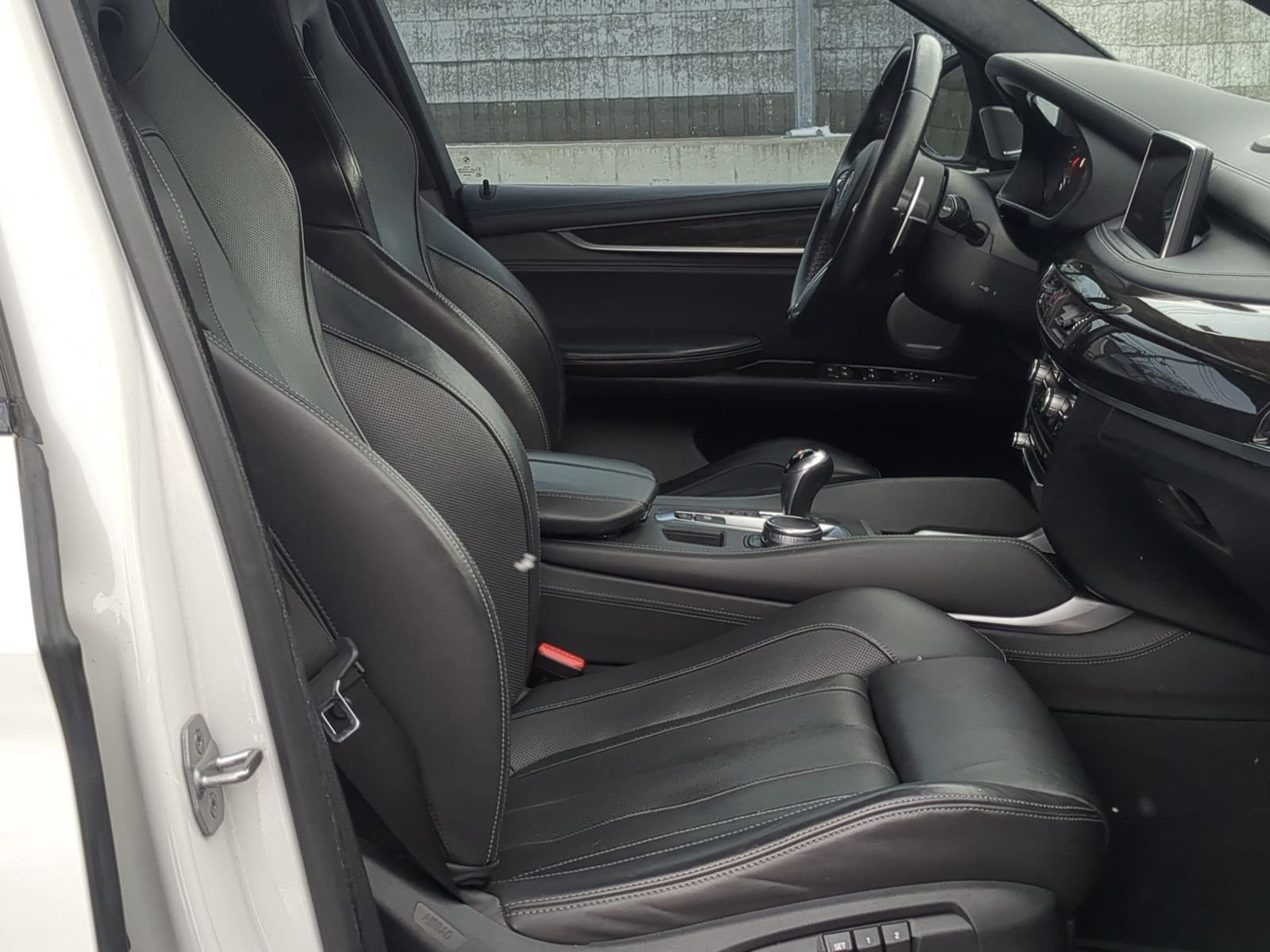 Used 2017 BMW X5 M image 28