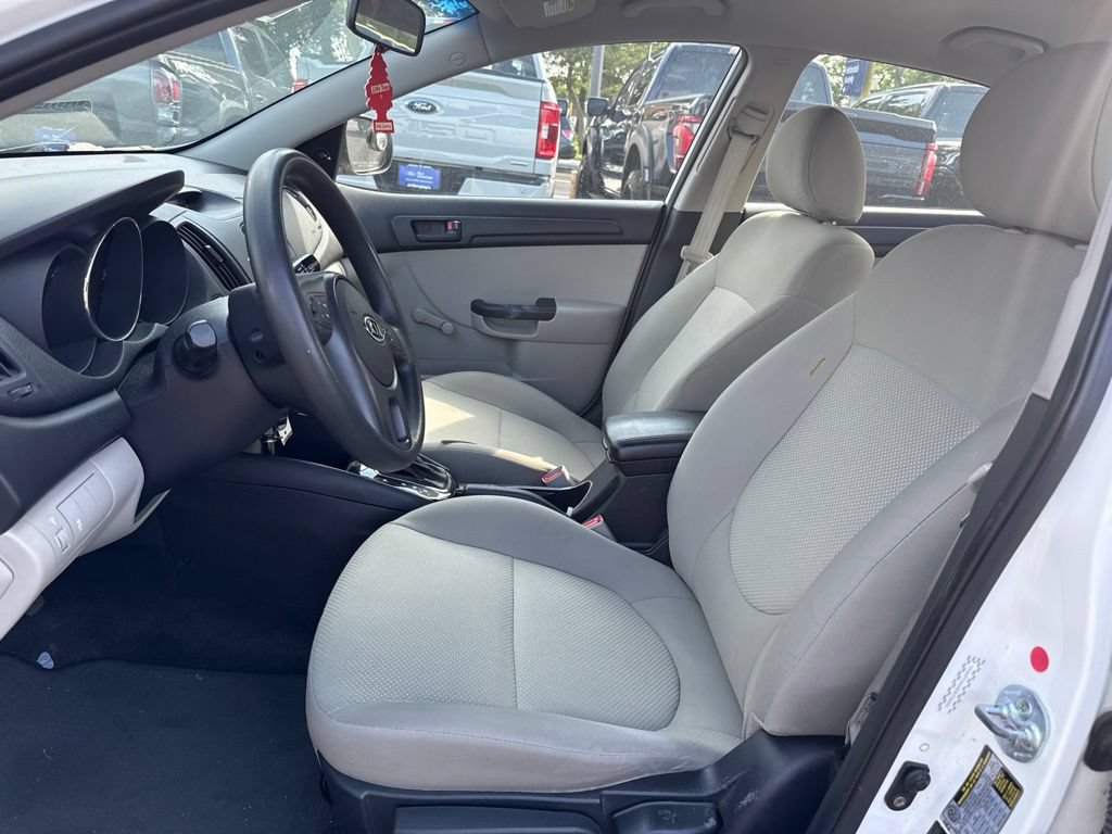 Used 2013 Kia Forte LX FWD image 6