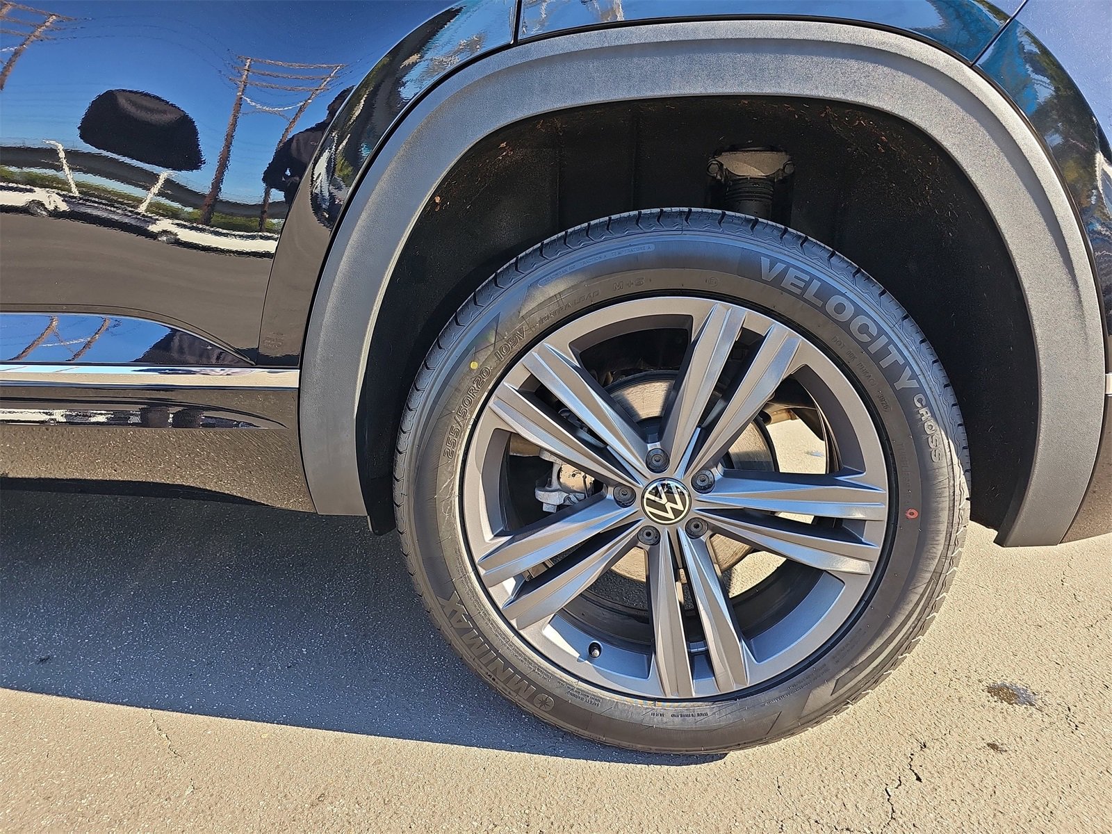 Used 2021 Volkswagen Atlas Cross Sport SE w/ Panoramic Sunroof Package image 35