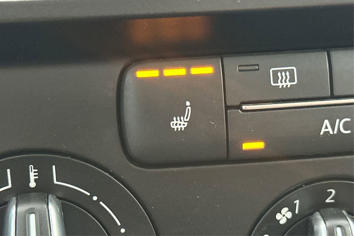 Used 2015 Volkswagen Jetta SE image 38