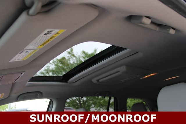 Used 2017 Honda Pilot Touring image 8