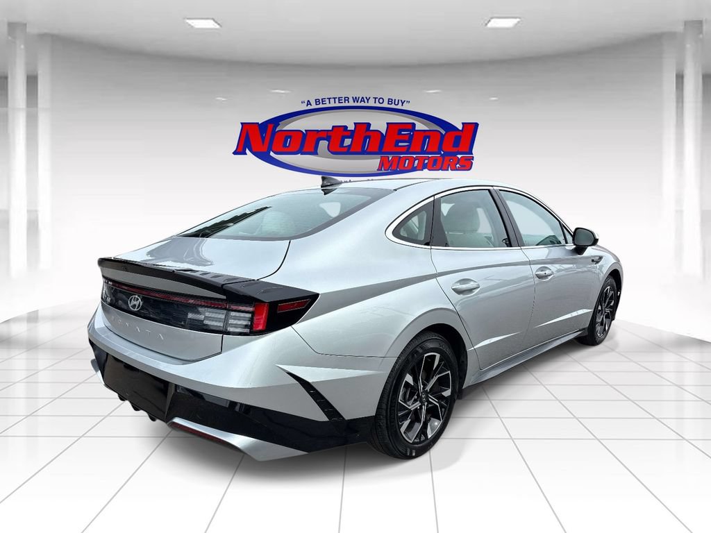Used 2025 Hyundai Sonata SEL FWD image 3