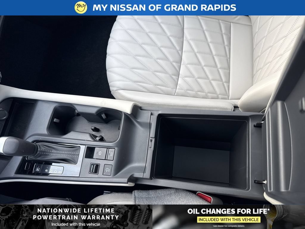 New 2026 Nissan Sentra SL w/ Floor Mat Package FWD image 31