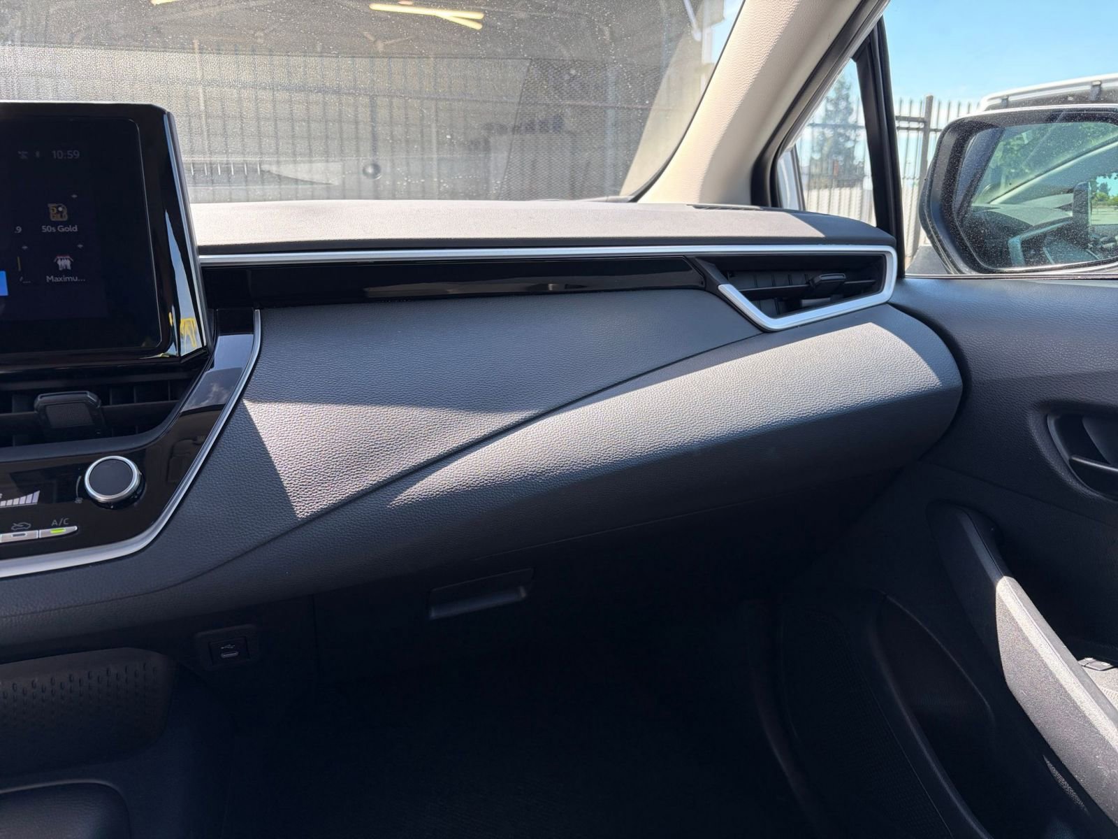 Used 2025 Toyota Corolla LE image 33