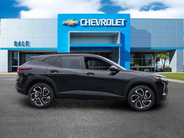 New 2026 Chevrolet Trax RS w/ Driver Confidence Package FWD image 2