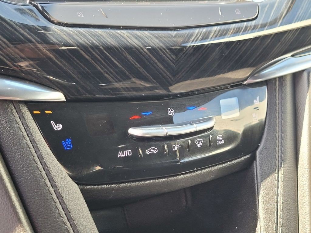 Certified 2024 Cadillac XT6 Premium Luxury FWD image 21