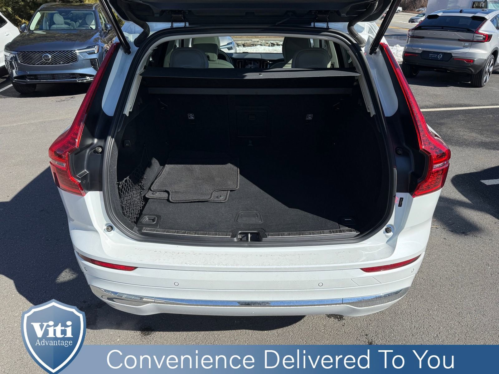 Certified 2023 Volvo XC60 B5 Ultimate w/ Climate Package image 24