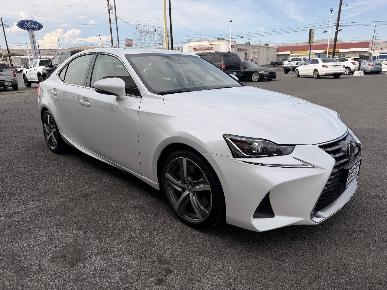 Used 2017 Lexus IS 200t w/ Navigation System Package RWD image 8