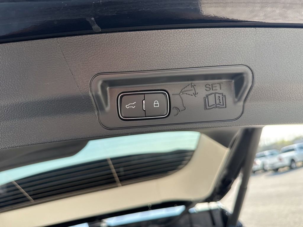 New 2026 Ford Explorer Active w/ Active Comfort Package image 15