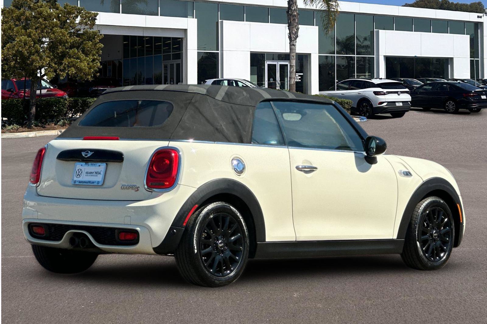 Used 2017 MINI Cooper S FWD image 3