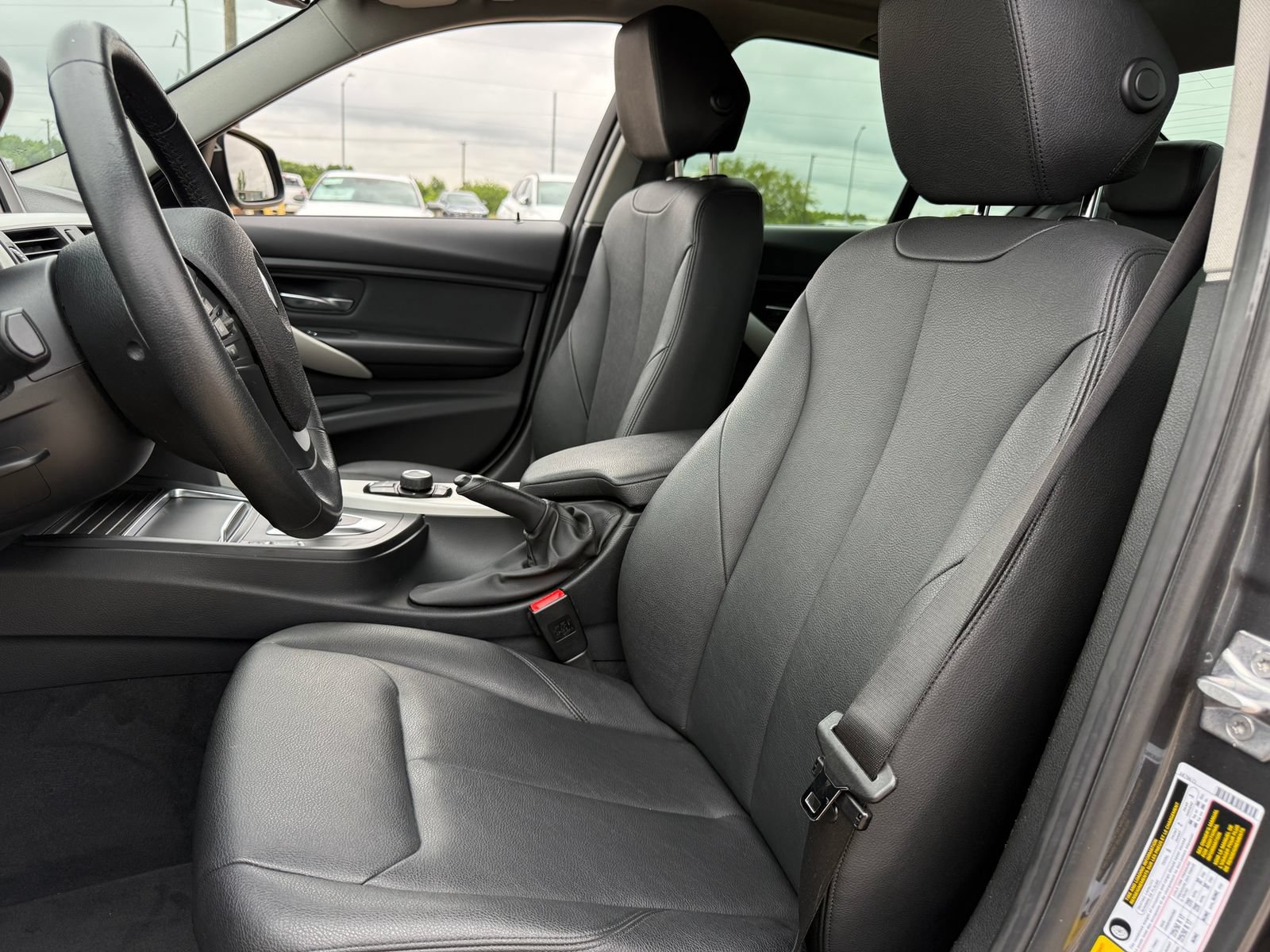 Used 2018 BMW 320i Sedan RWD image 28