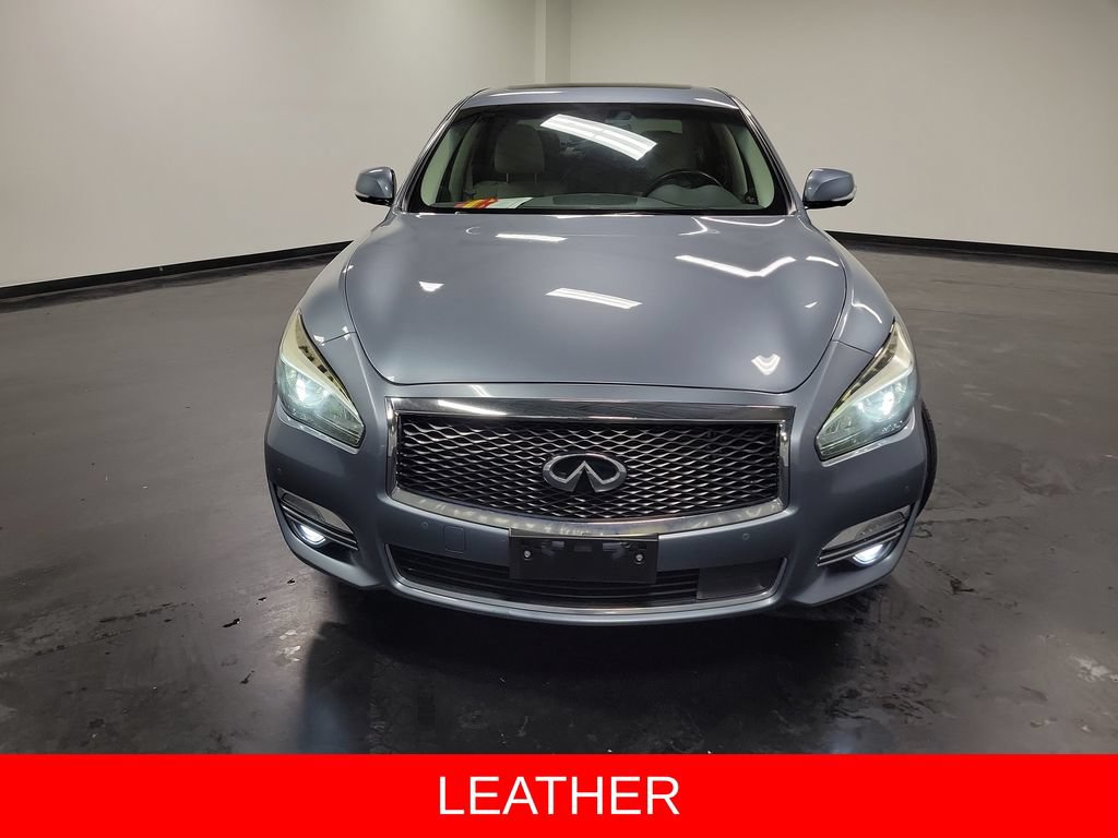Used 2017 INFINITI Q70 L 3.7 AWD/4WD image 2