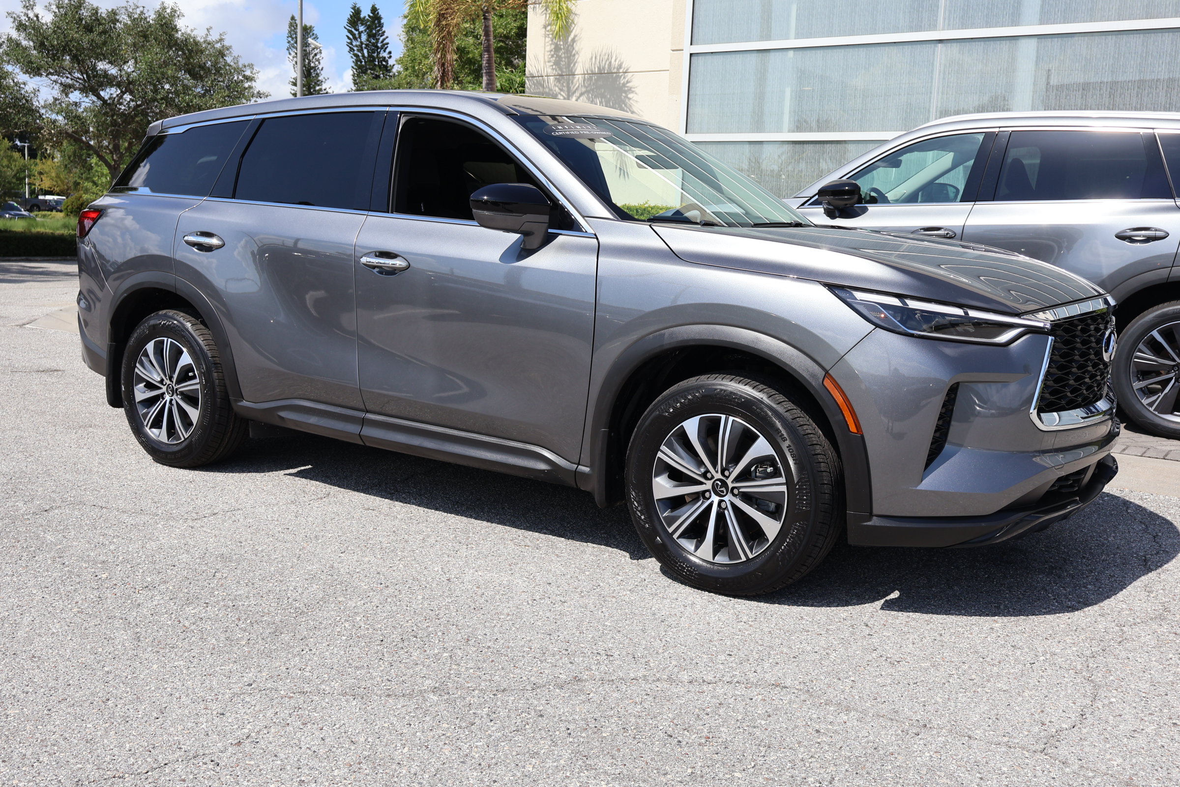 Certified 2025 INFINITI QX60 Pure FWD image 12