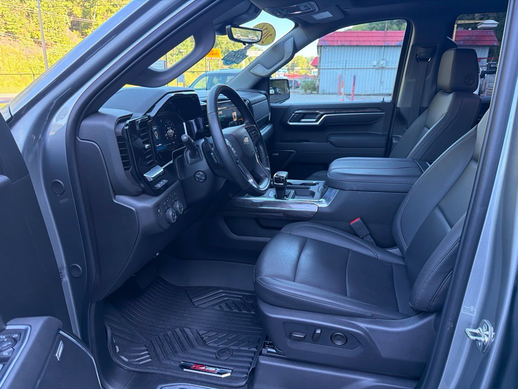 Certified 2026 Chevrolet Silverado 1500 LTZ w/ LTZ Premium Package AWD/4WD image 7