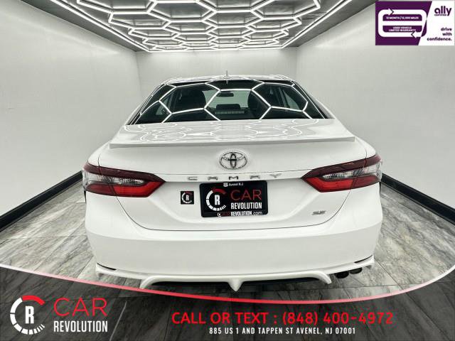 Used 2022 Toyota Camry SE FWD image 5